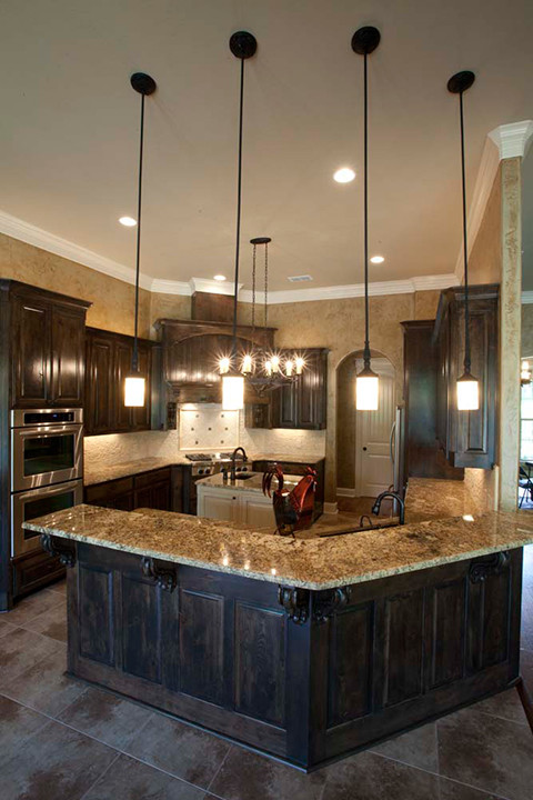 Kitchen - kitchen idea in Austin