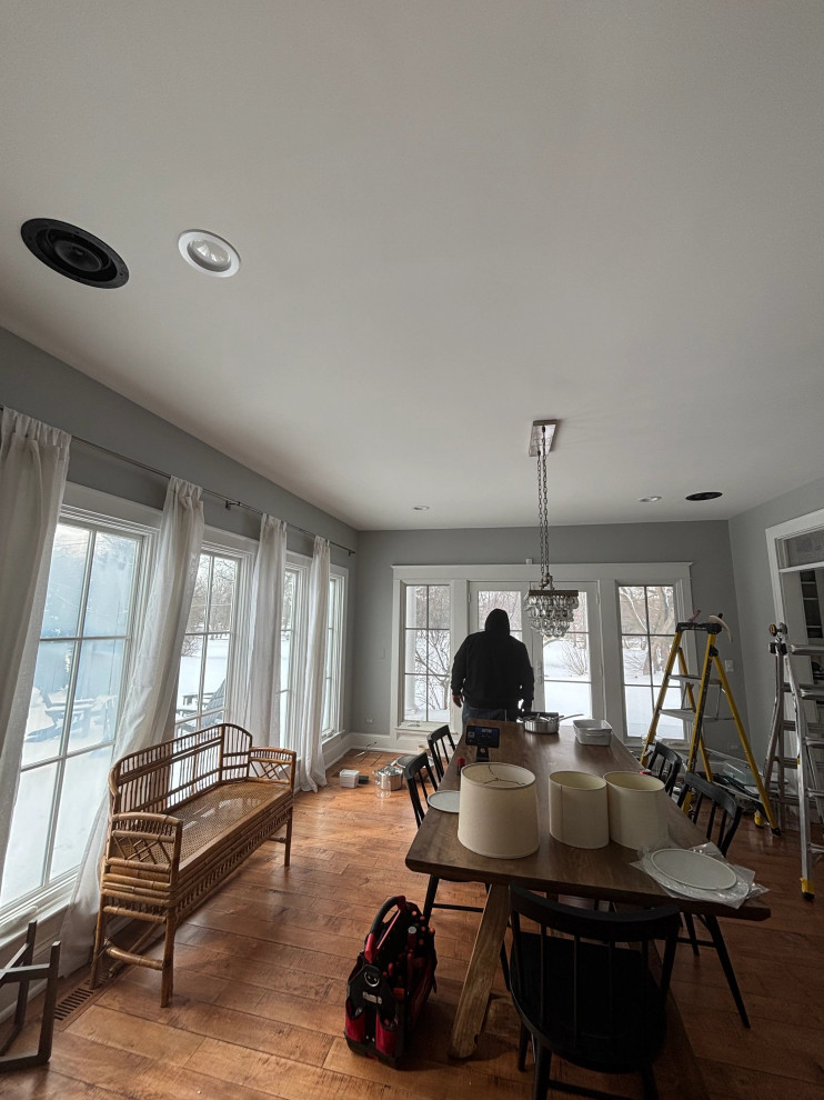 Dining room - dining room idea in Chicago
