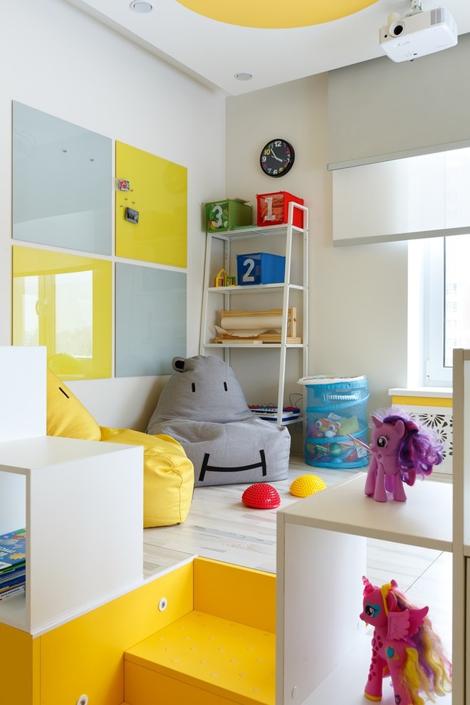 Photo of a contemporary kids' room in Saint Petersburg.