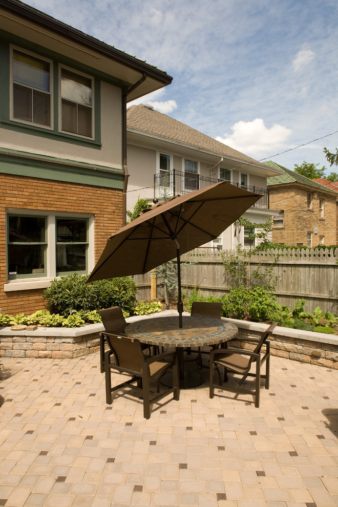 Inspiration for a traditional patio in Grand Rapids.