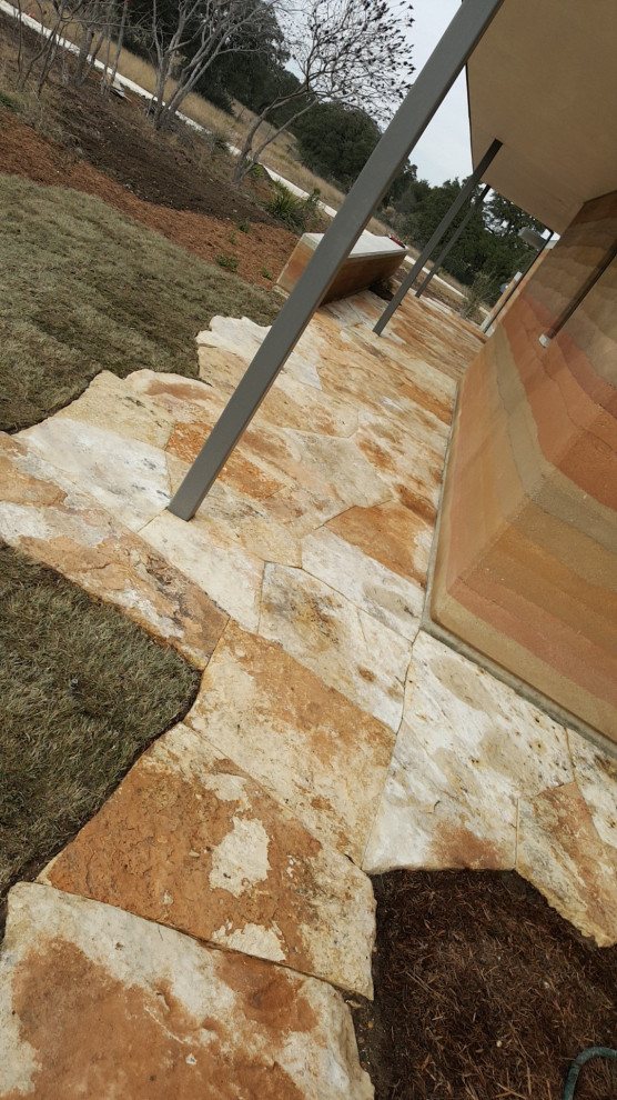 Home design - rustic home design idea in Austin
