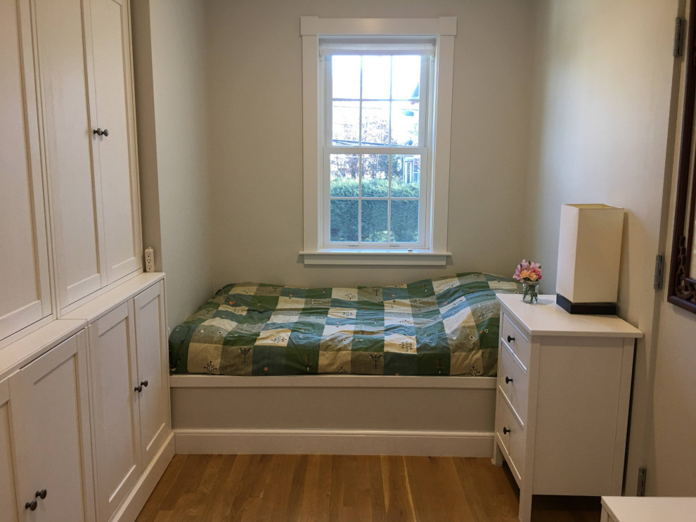 Inspiration for a transitional home design remodel in Boston