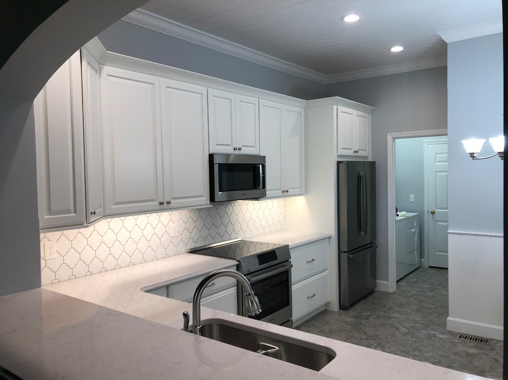 Home design - transitional home design idea in Cincinnati
