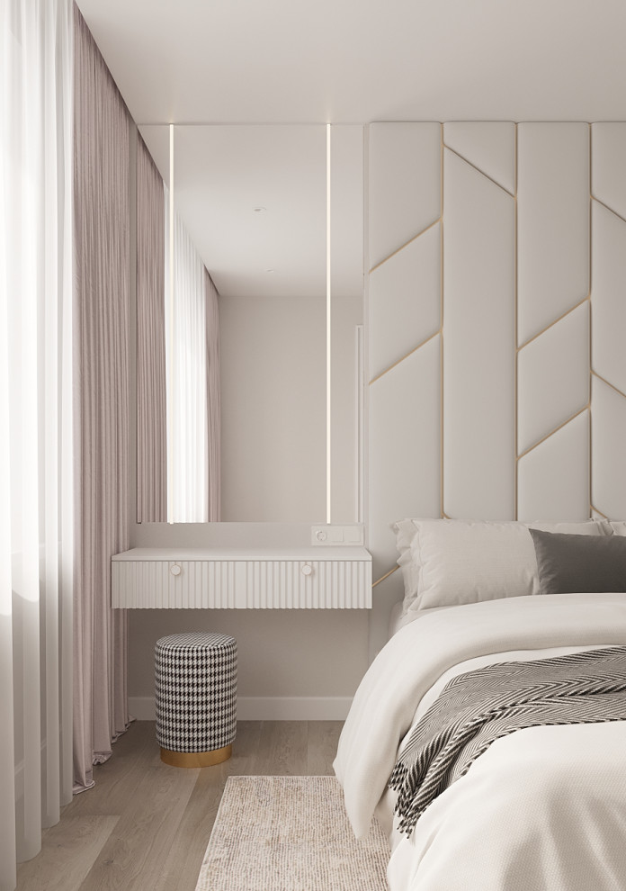 Светлая спальня для семейной пары