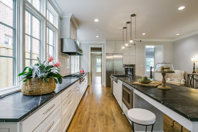 Farmhouse Kitchen country-kitchen