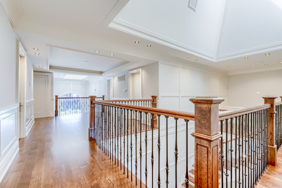 Transitional home design photo in Toronto