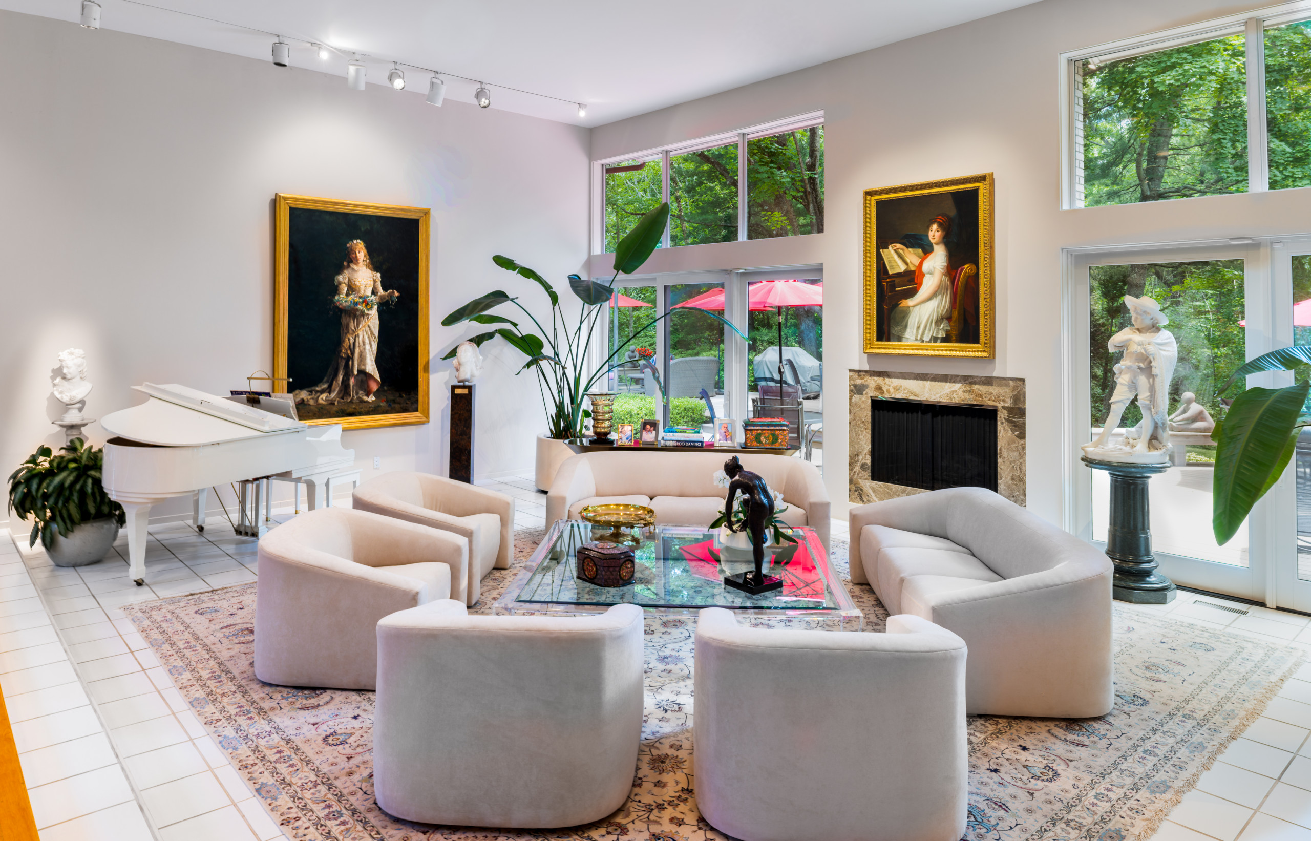 Contemporary Private Home with Extensive Art Collection