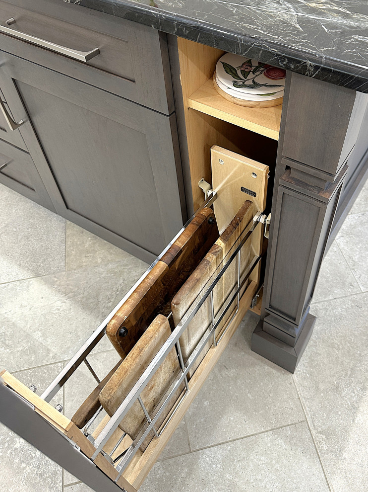 Cutting Boards & Trays Pullout - Open