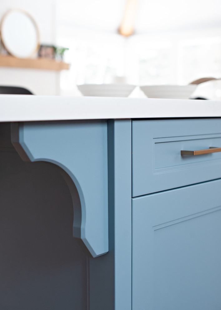 Inspiration for a transitional kitchen remodel in Toronto