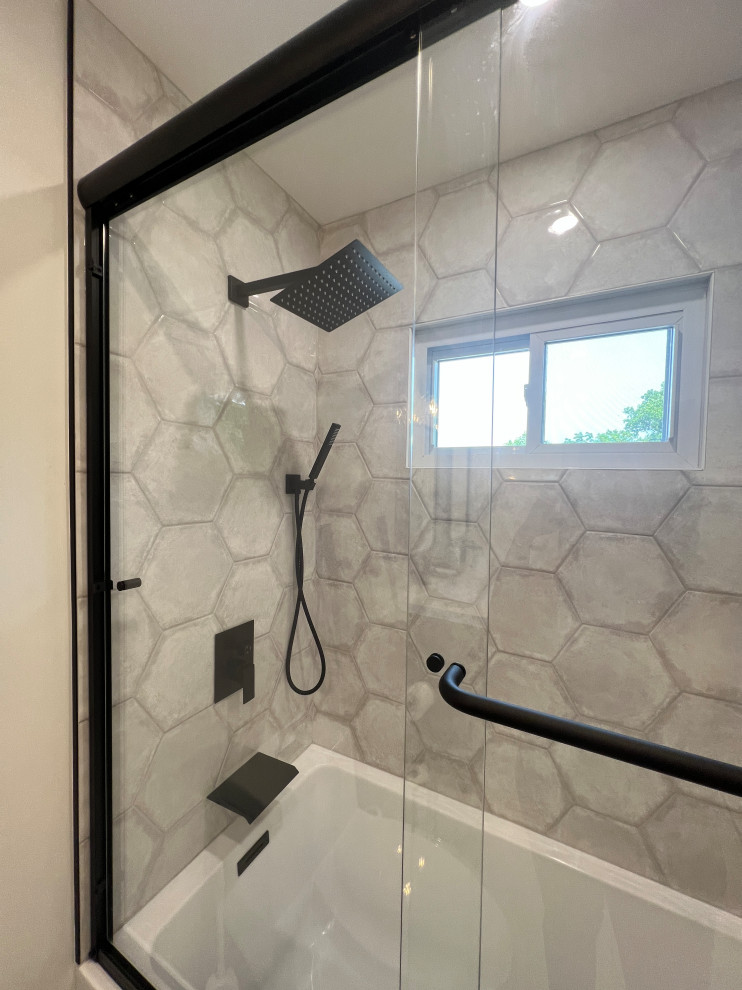 Valley Cottage, Bathroom
