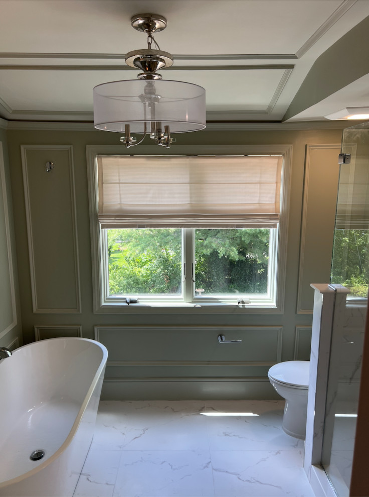 Luxurious Classic Main Bathroom