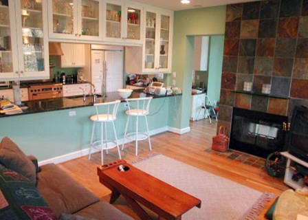 Kitchen - rustic kitchen idea in DC Metro