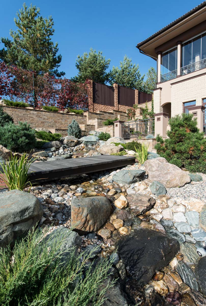 Дом в овраге