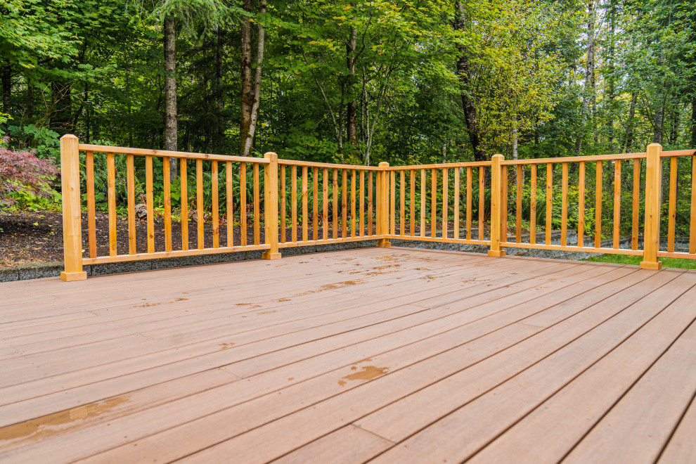 Deck - mid-sized backyard deck idea in Seattle