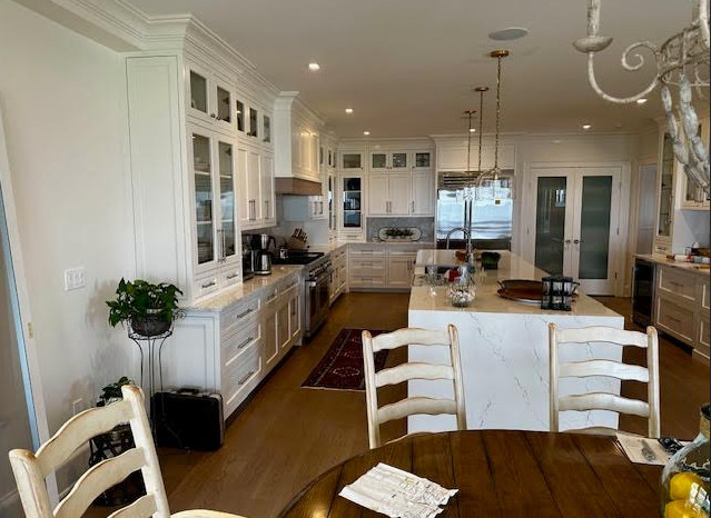 The Art of Flow: A Contemporary Waterfall Kitchen