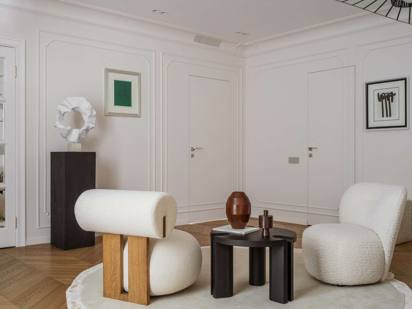 Французское настроение и мотивы шинуазри: семейная квартира