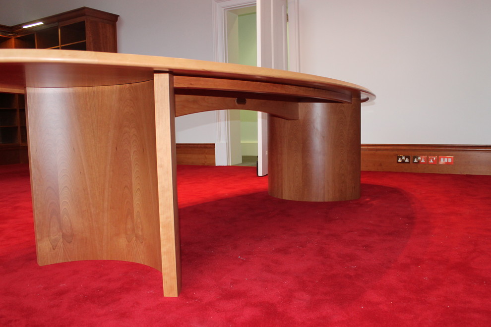 Boardroom/Meeting room table