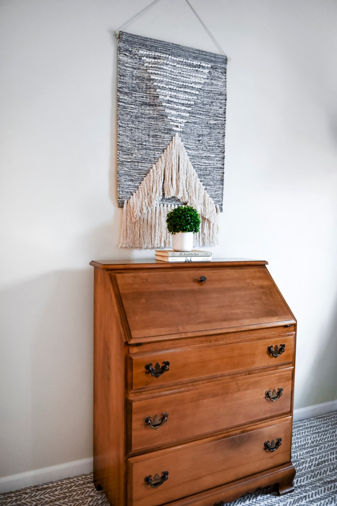 Example of a transitional home design design in Chicago