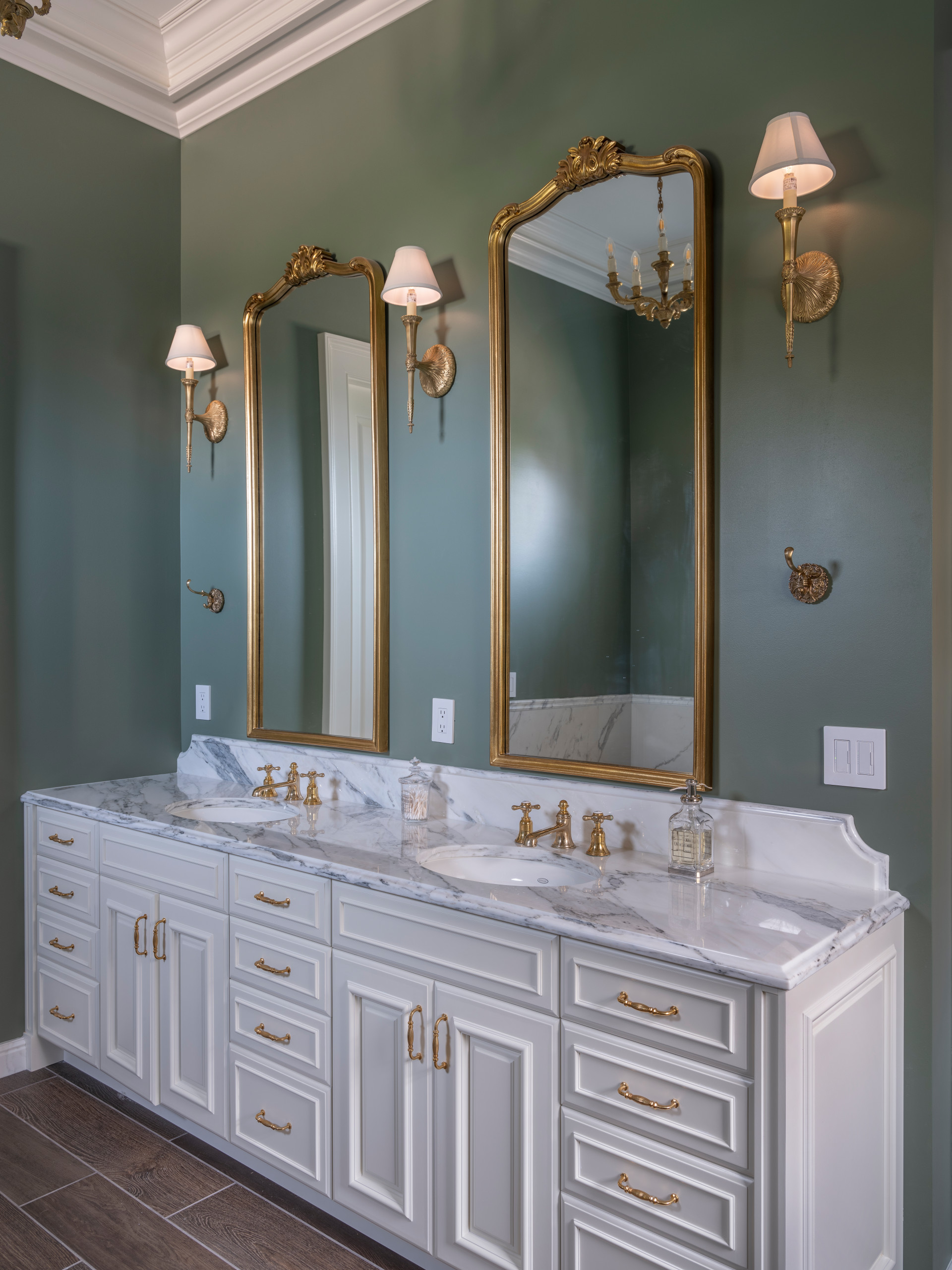 Overland Park Pool House & Guest House