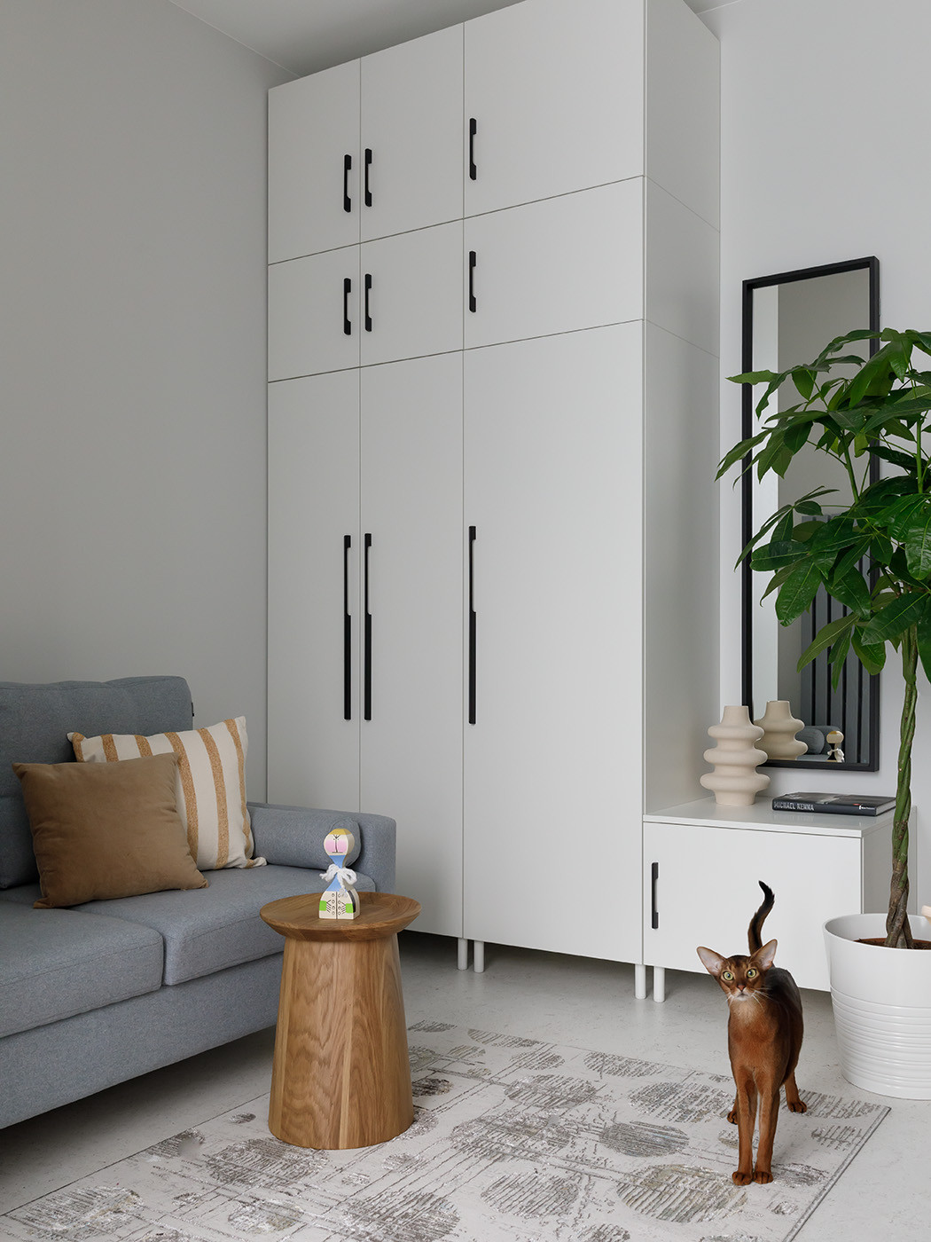 Монохромный минимализм