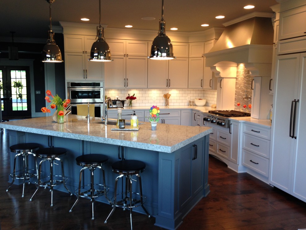 Kitchen - kitchen idea in Chicago