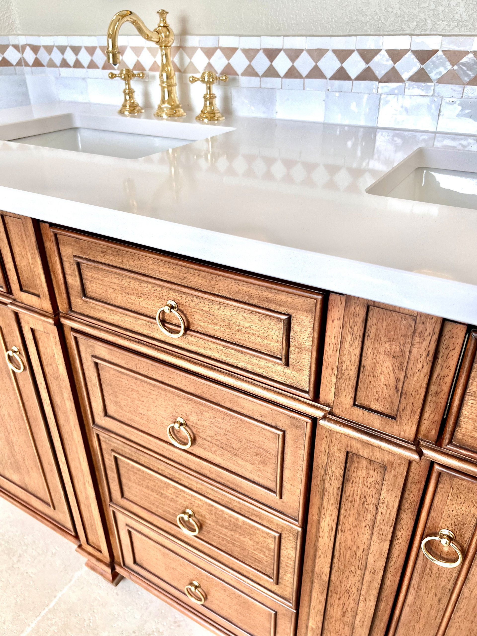 James Martin Vanity, Eternal Marfil 3CM Qtz Top w/Mounted Sinks