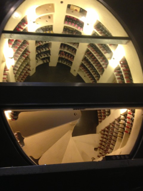 CAVE A VIN VITREE contemporaneo-cantina