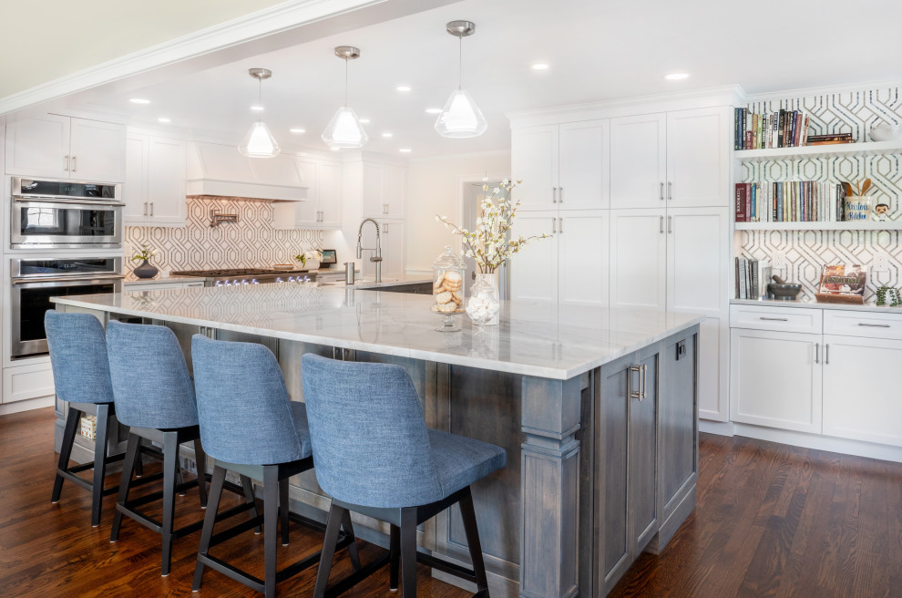 Inspiration for a transitional kitchen remodel in Bridgeport
