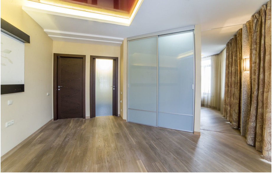 пр. Академика Коптюга, 13