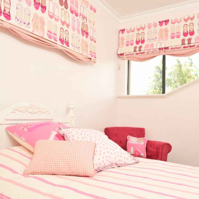 Inspiration for a contemporary kids' bedroom for girls in Perth.