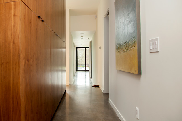 Eric modern-hall