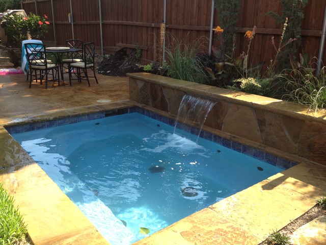 Sample Spas contemporaneo-piscina