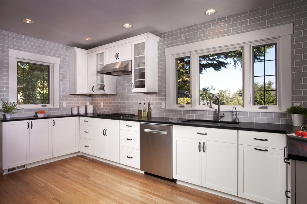 Kitchen - kitchen idea in Seattle