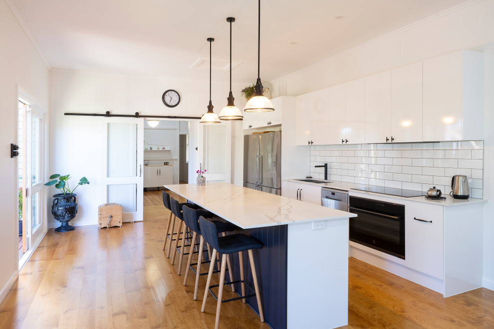 Inspiration for a traditional kitchen in Brisbane.