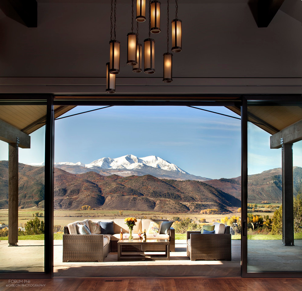 Mountain style deck photo in Denver
