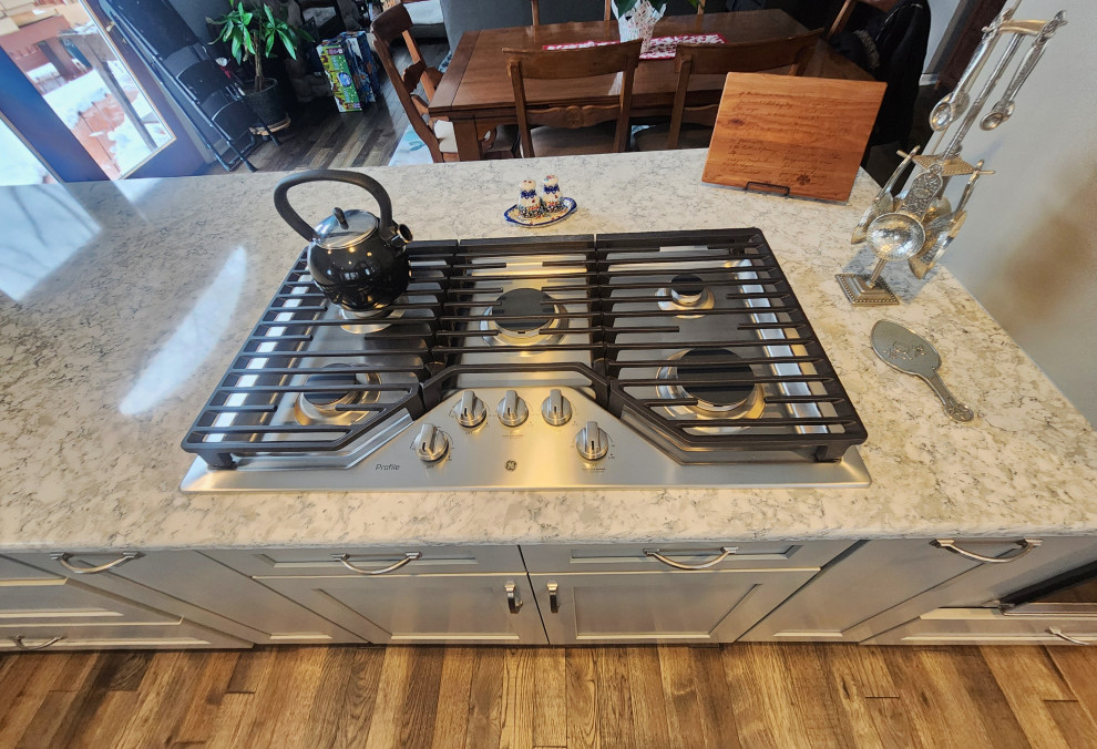 Wolf Lake - Modern Lake House Kitchen & Flooring