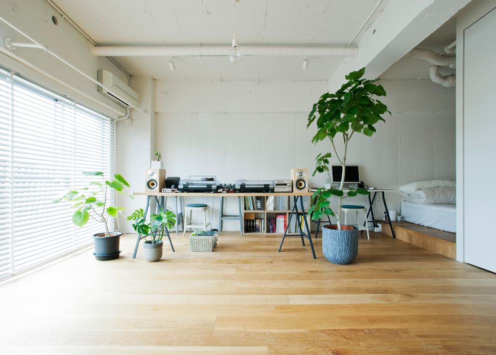 Photo of an industrial home design in Tokyo.