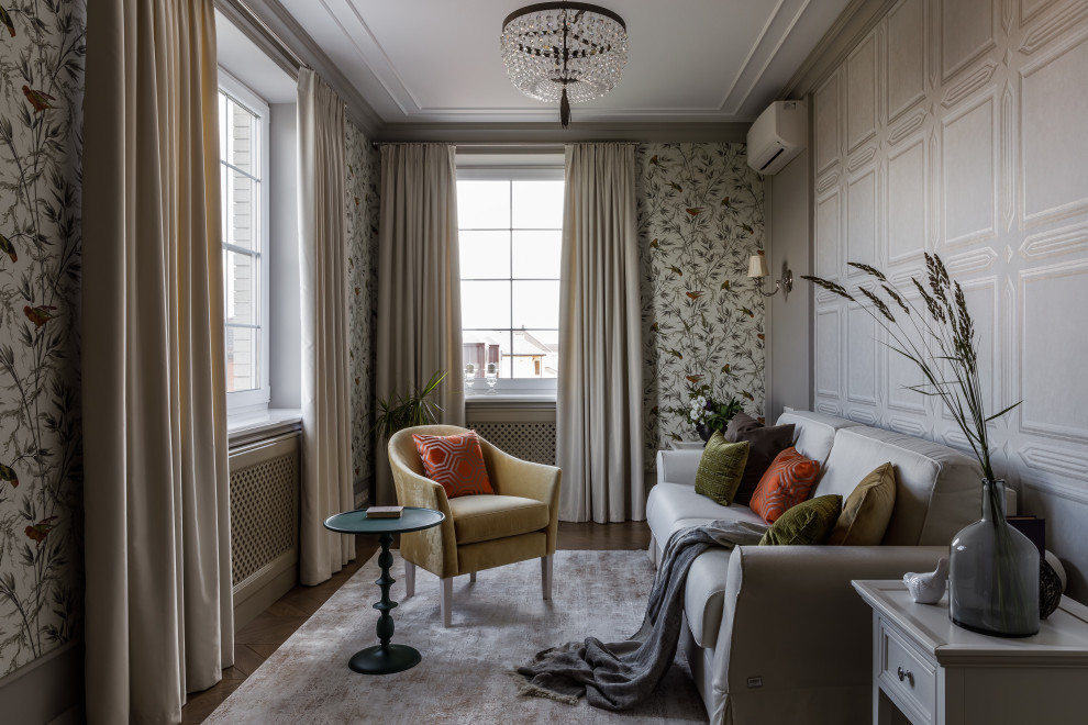На фото: гостевая, серо-белая спальня среднего размера, (комната для гостей) в стиле неоклассика (современная классика) с серыми стенами