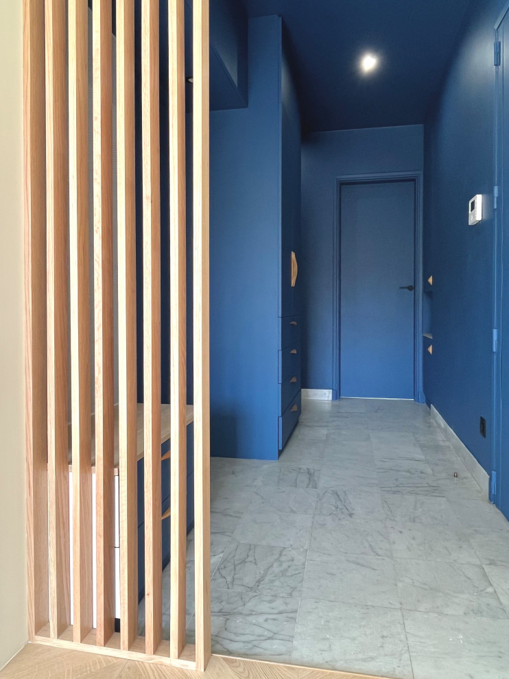 ENTREE murs, plafond et meubles sur-mesure peints en bleu