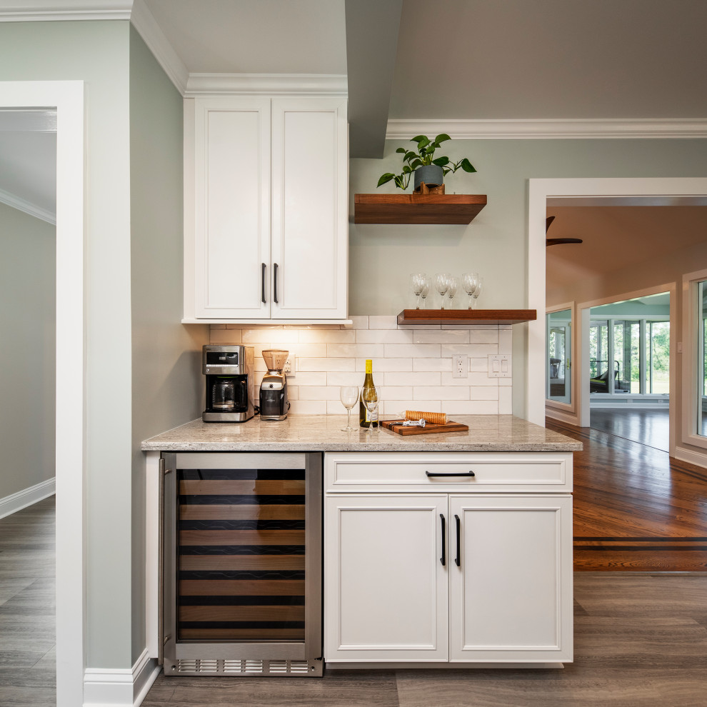 Kitchen - transitional kitchen idea