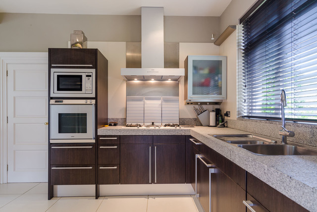 House on Balmoral kitchen