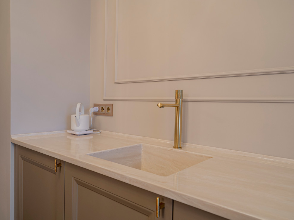 Меблировка квартиры: необычная кухня и гардеробная