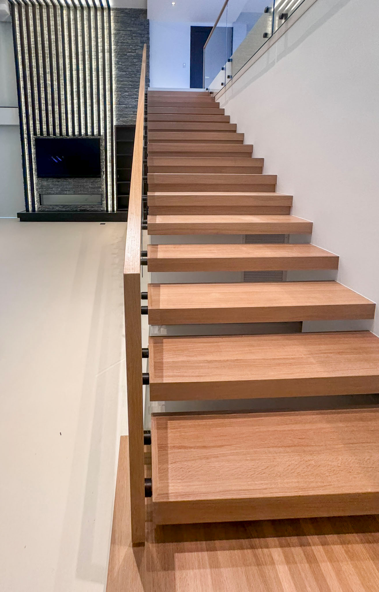 126_Visually Open and Light Contemporary Staircase, Mclean, VA 22102