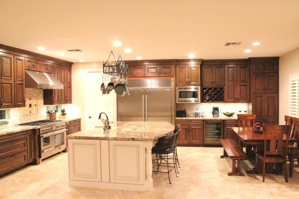 Inspiration for a transitional kitchen remodel in Phoenix