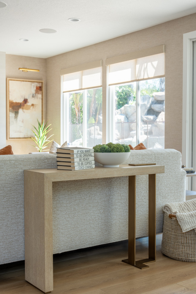 Home design - transitional home design idea in Orange County