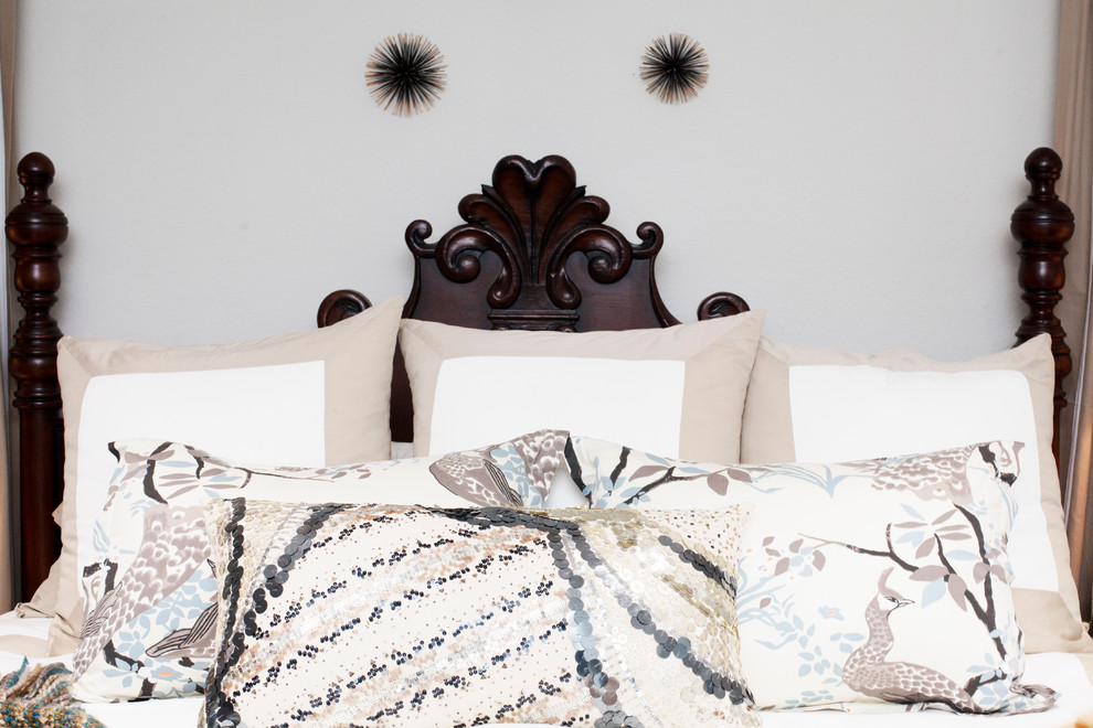 Inspiration for a transitional home design remodel in Miami
