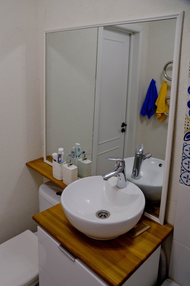 Яркий санузел в хрущевке