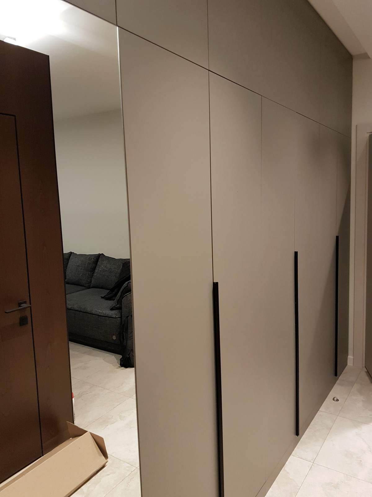 Шкаф в прихожую.