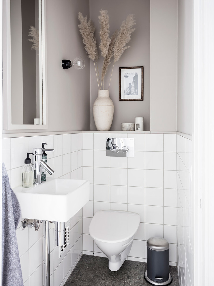 This is an example of a small scandinavian powder room in Gothenburg.