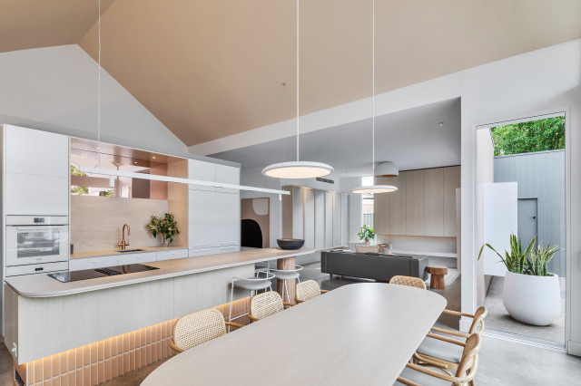 Hyde Park contemporary-dining-room